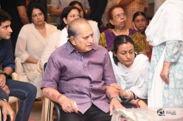 Celebrities Pay Homage to Vijaya Nirmala Garu